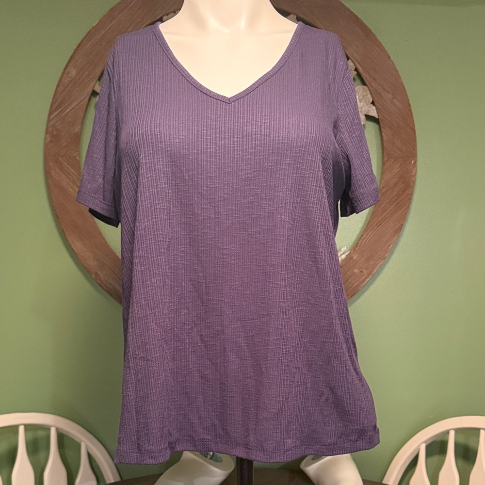 Old Navy V-Neck Short Sleeve Top in Navy Blue